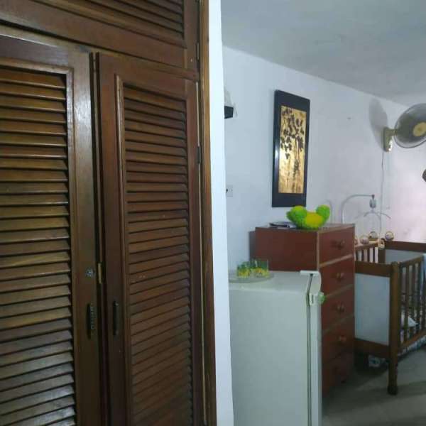 Apartamento de 4 cuartos, 2 baños y 2 garajes por $ 165.000