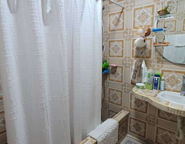 Casa de 3 cuartos, 2 baños y 1 garaje por $ 90.000