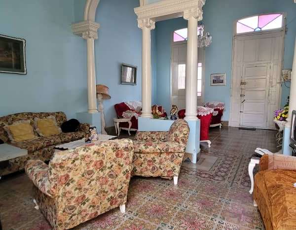 Casa de 3 cuartos y 2 baños por $ 16.000
