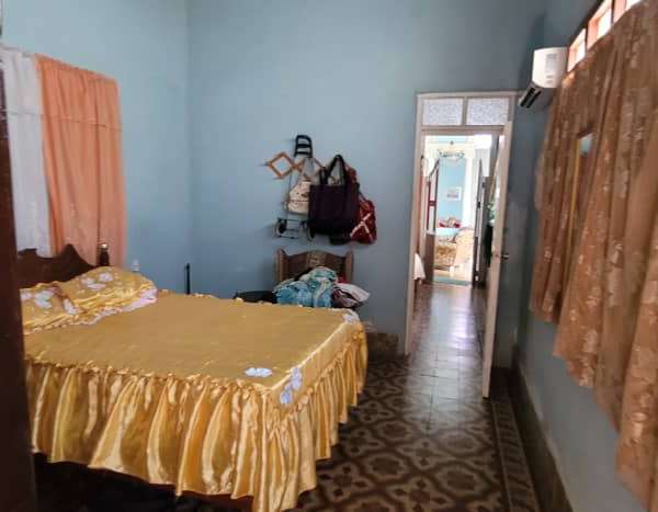 Casa de 3 cuartos y 2 baños por $ 16.000