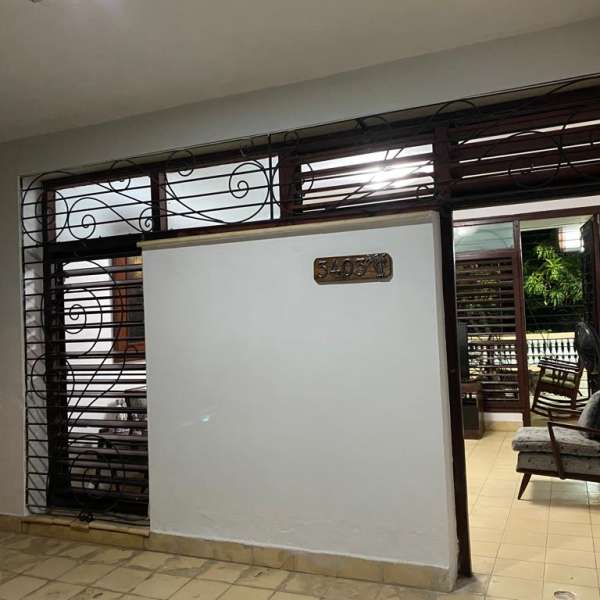 Casa de 4 cuartos, 2 baños y 1 garaje por $ 150.000