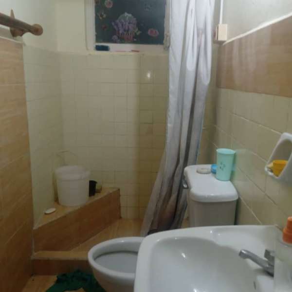Apartamento de 2 cuartos y 1 baño por $ 2.500