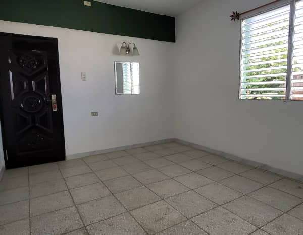 Casa de 3 cuartos y 3 baños por $ 30.000