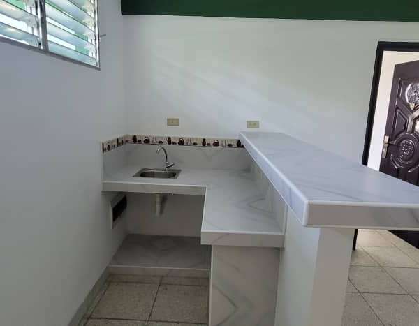 Casa de 3 cuartos y 3 baños por $ 30.000