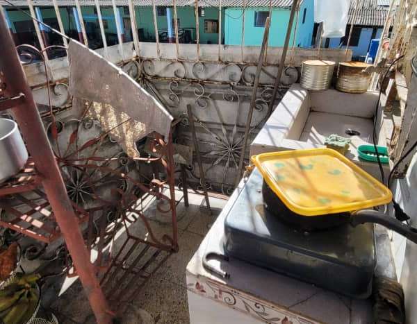 Casa de 3 cuartos y 2 baños por $ 10.000