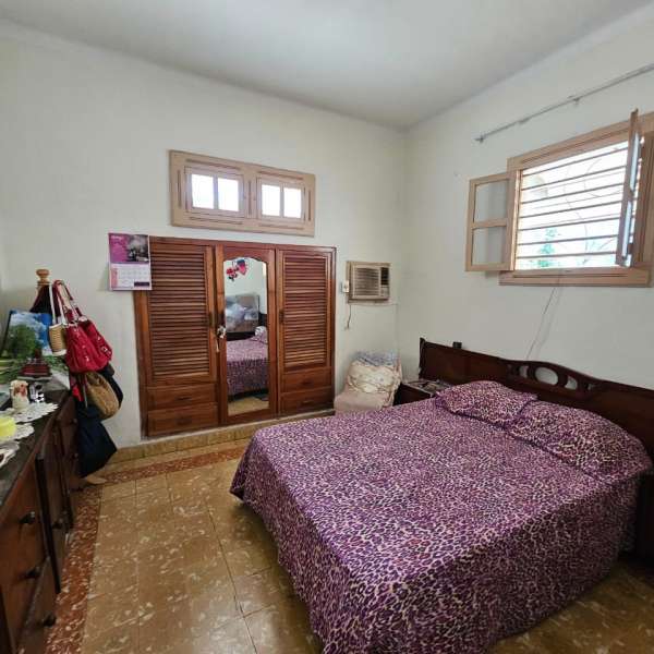 Casa de 5 cuartos, 3 baños y 1 garaje por $ 55.000