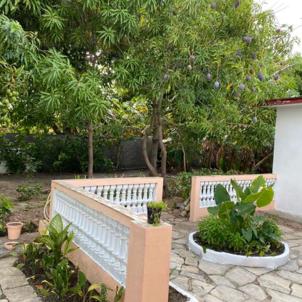 Casa de 4 cuartos, 2 baños y 1 garaje por $ 150.000