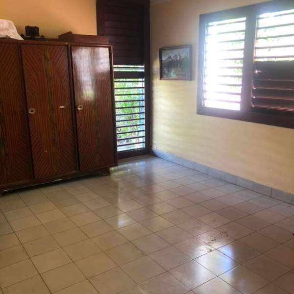 Casa de 3 cuartos, 2 baños y 1 garaje por $ 50.000