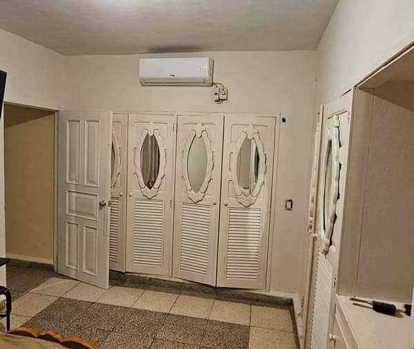 Casa de 2 cuartos, 1 baño y 1 garaje por $ 55.000