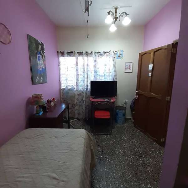 Casa de 4 cuartos, 2 baños y 1 garaje por $ 50.000