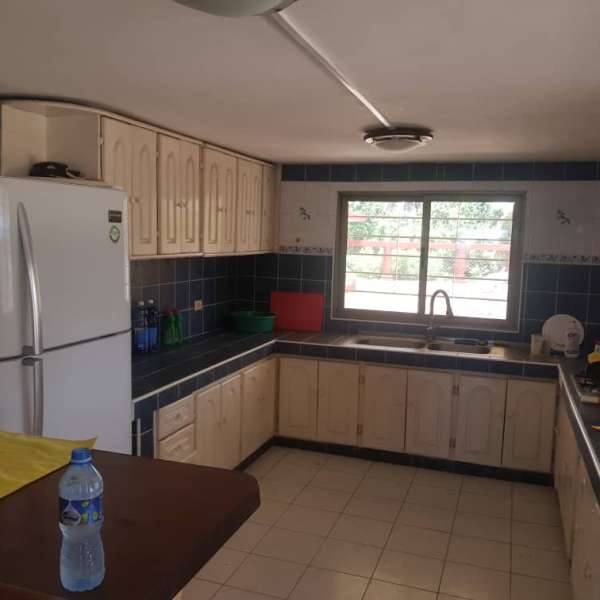 Casa de 5 cuartos, 6 baños y 1 garaje por $ Ajustable