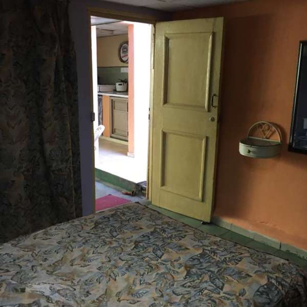 Casa de 4 cuartos, 2 baños y 0 garajes por $ 90.000