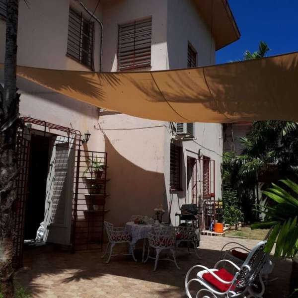 Casa de 4 cuartos, 5 baños y 1 garaje por $ 390.000