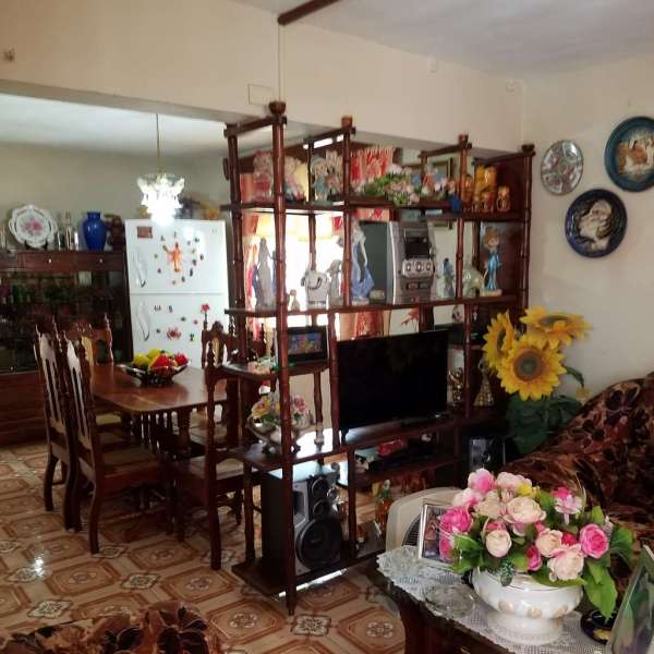 Casa de 4 cuartos, 2 baños y 0 garajes por $ 65.000