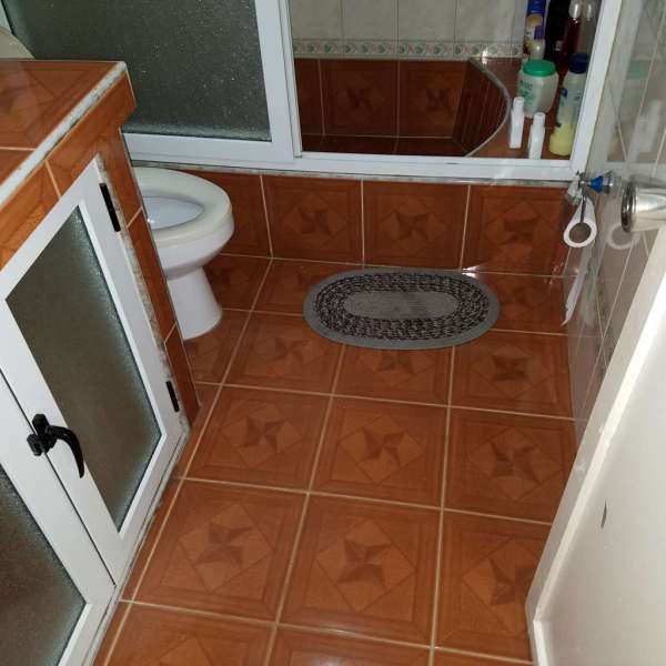 Casa de 4 cuartos, 2 baños y 0 garajes por $ 65.000
