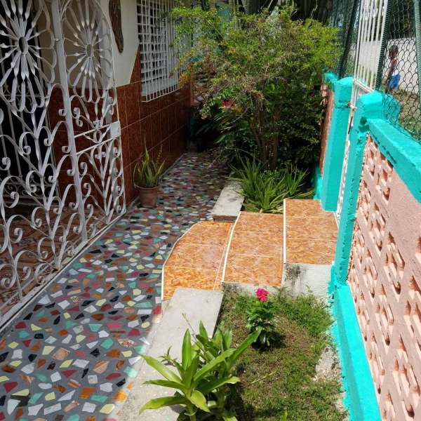 Casa de 4 cuartos, 2 baños y 0 garajes por $ 65.000
