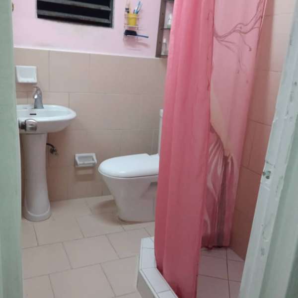 Casa de 2 cuartos y 1 baño por $ 9.000