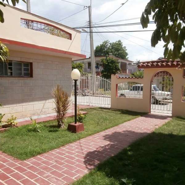 HEC1244: Casa de 5 cuartos, 6 baños y 2 garajes por $ 130.000 en Playa