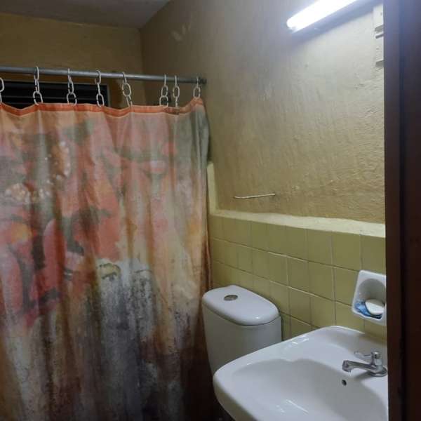 Apartamento de 3 cuartos y 1 baño por $ 8.000