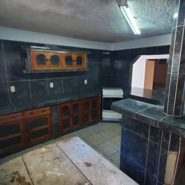 Casa de 4 cuartos, 2 baños y 1 garaje por $ 17.000