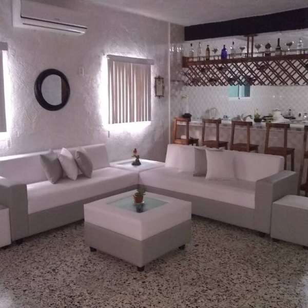 Casa de 3 cuartos, 2 baños y 1 garaje por $ 170.000