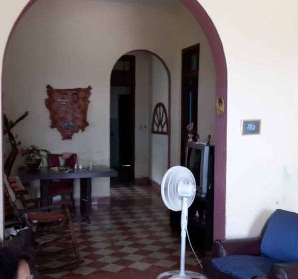 Casa de 4 cuartos, 2 baños y 0 garajes por $ 190.000