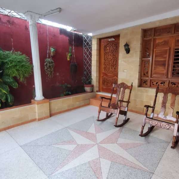 Casa de 4 cuartos, 3 baños y 1 garaje por $ 50.000
