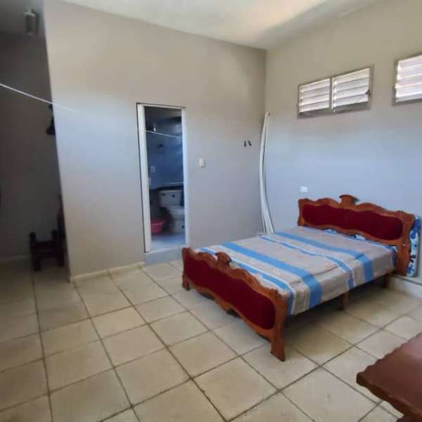 Casa de 4 cuartos y 5 baños por $ 30.000