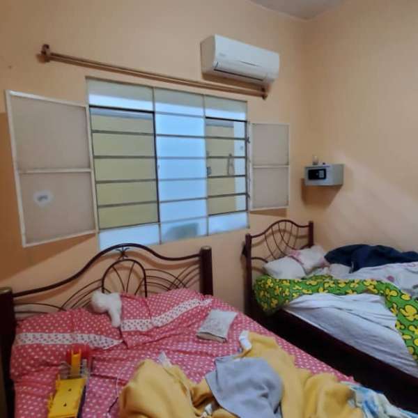 Casa de 4 cuartos, 4 baños y 1 garaje por $ 130.000