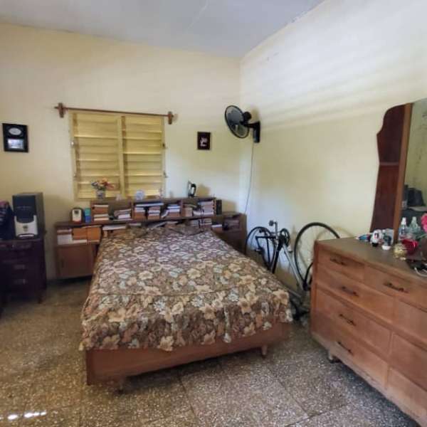 Casa de 3 cuartos y 1 baño por $ 12.500