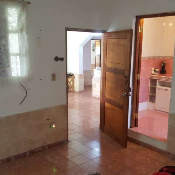 Casa de 5 cuartos, 5 baños y 0 garajes por $ 85.000