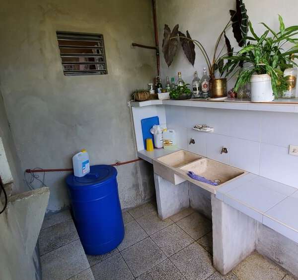 Casa de 3 cuartos y 2 baños por $ 30.000