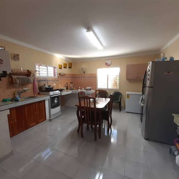 Casa de 4 cuartos, 2 baños y 1 garaje por $ 50.000