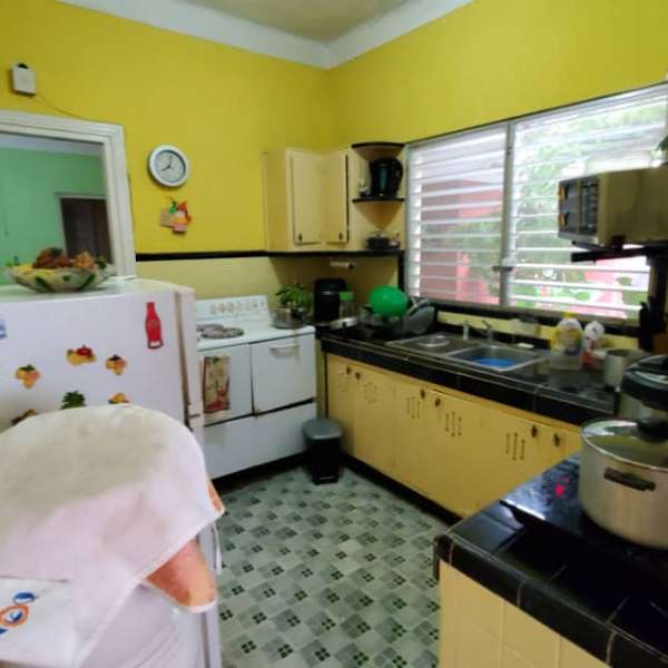 Casa de 4 cuartos, 4 baños y 1 garaje por $ 100.000