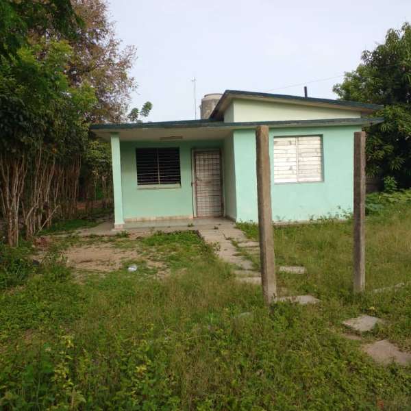 Casa de 2 cuartos, 1 baño y 0 garajes por $ 10.000