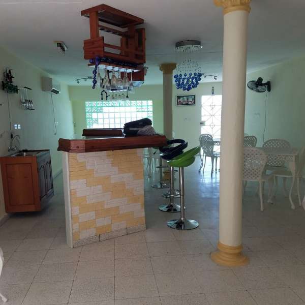 Casa de 3 cuartos, 3 baños y 1 garaje por $ 75.000