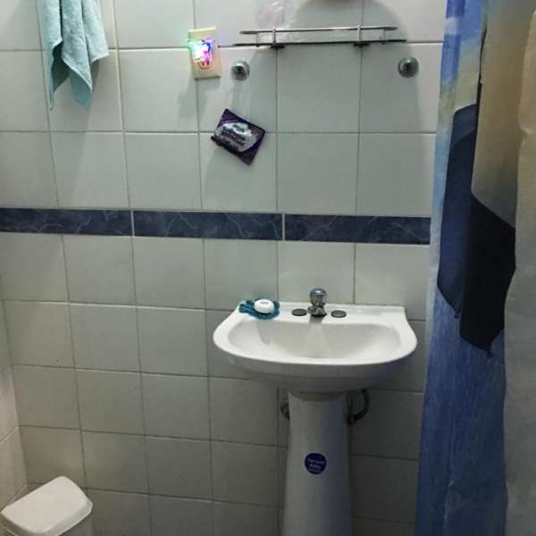 Casa de 4 cuartos, 2 baños y 0 garajes por $ 90.000