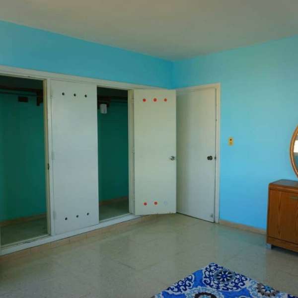 Apartamento de 3 cuartos y 3 baños por $ 180.000