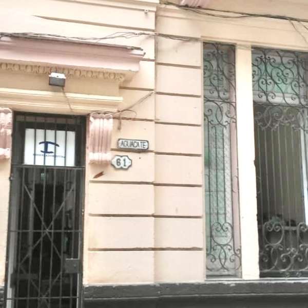 Casa de 6 cuartos y 5 baños por $ 150.000