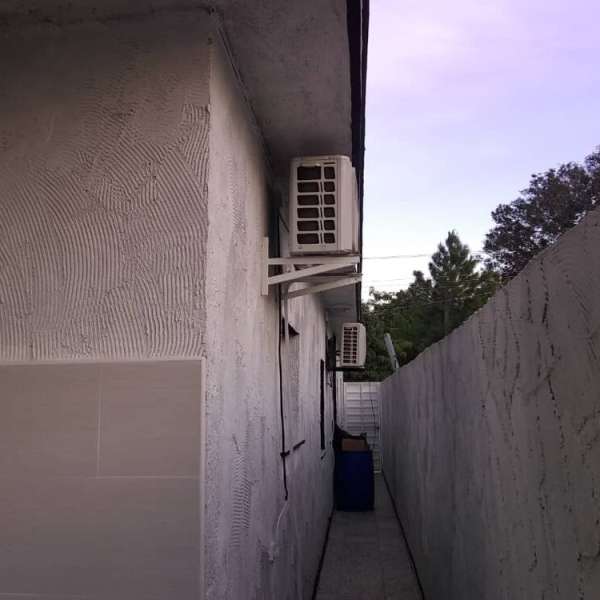 Casa de 3 cuartos, 2 baños y 1 garaje por $ 170.000