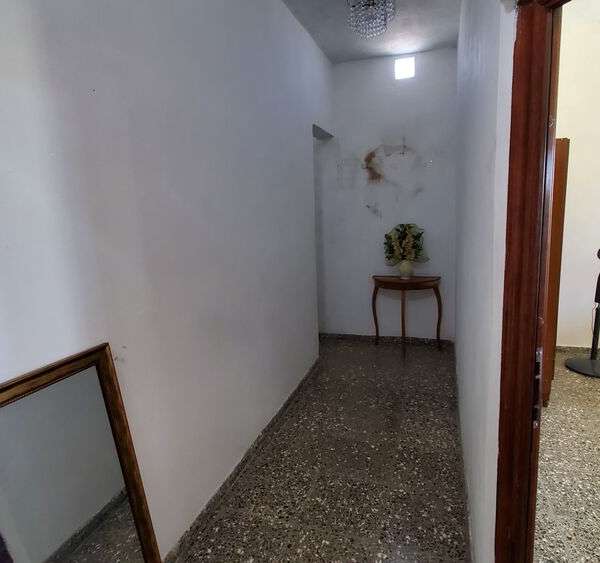 Casa de 6 cuartos y 0 garajes por $ 80.000