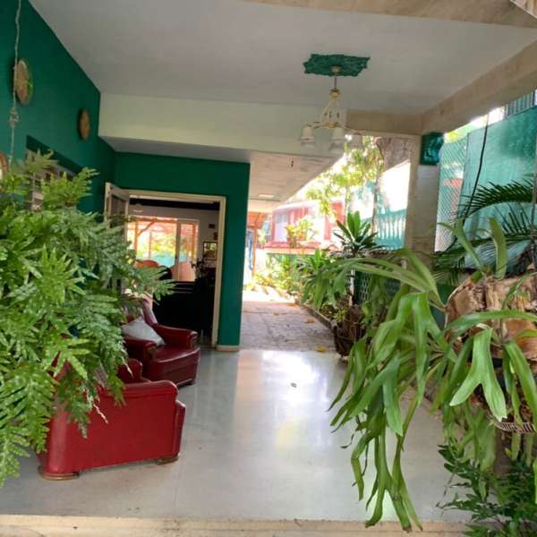 Casa de 8 cuartos, 8 baños y 1 garaje por $ 800.000