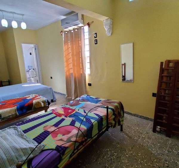 Casa de 6 cuartos y 0 garajes por $ 80.000