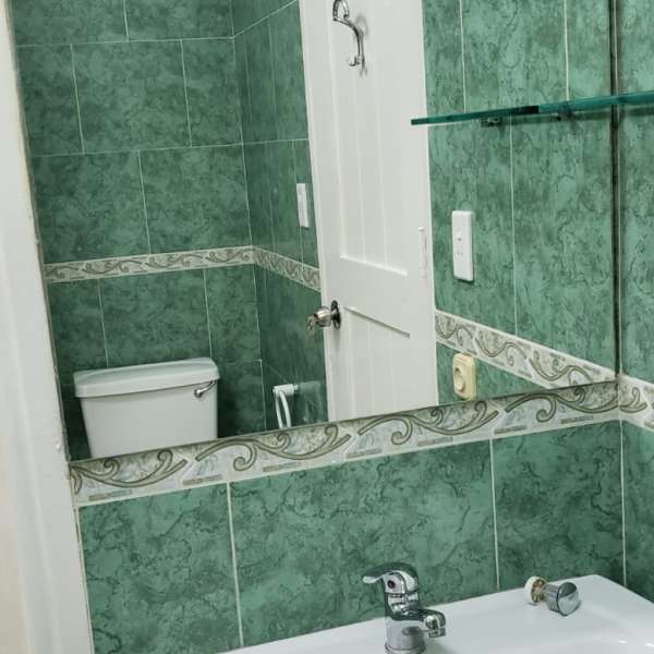 Apartamento de 0 garajes por $ 130.000