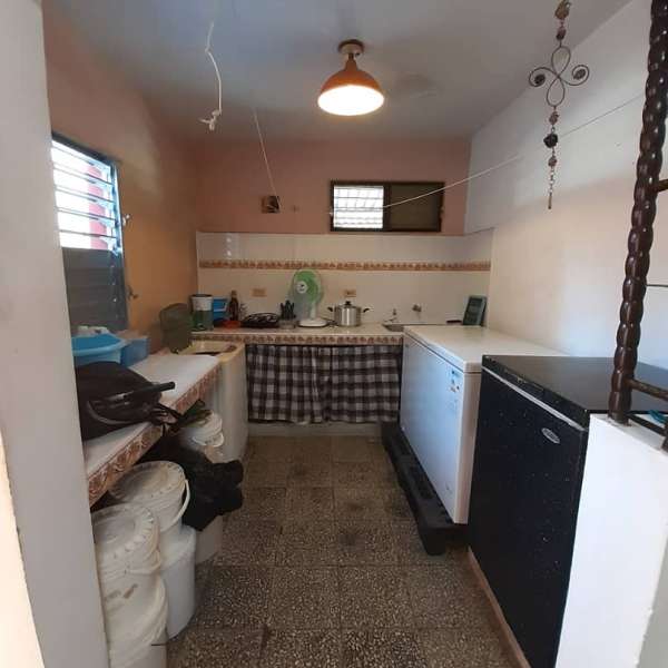 Casa de 4 cuartos, 2 baños y 1 garaje por $ 50.000