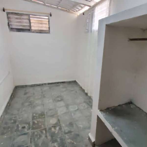 Casa de 2 cuartos y 1 baño por $ 8.000