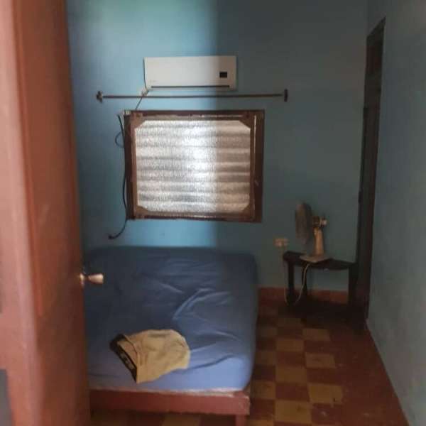 Casa de 4 cuartos, 2 baños y 0 garajes por $ 190.000