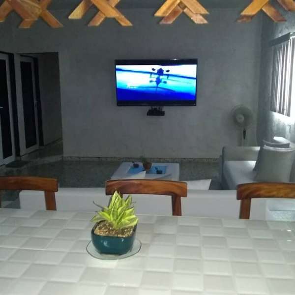 Casa de 3 cuartos, 2 baños y 1 garaje por $ 170.000
