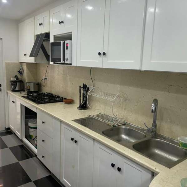 Casa de 2 cuartos, 2 baños y 1 garaje por $ 75.000