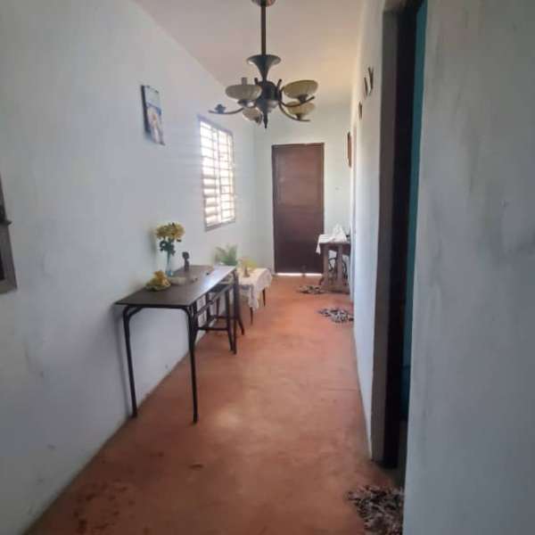 Casa de 4 cuartos, 2 baños y 0 garajes por $ 65.000